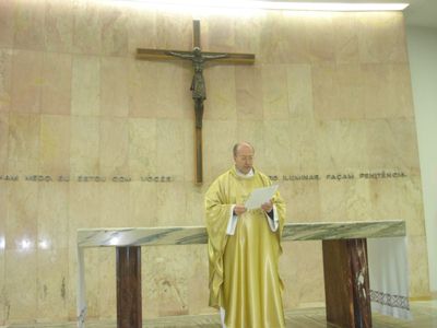  El P. Sassi, durante la homilía en la eucaristía de clausura (Ciudad Paulina, 24-07-2009).