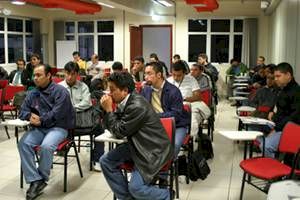 Los 35 juniores paulinos latinoamericanos en la FAPCOM: Facultad PAULUS de Tecnología y Comunicación, São Paulo (Brasil), donde han celebrado su primer encuentro (14-24 de julio de 2009).